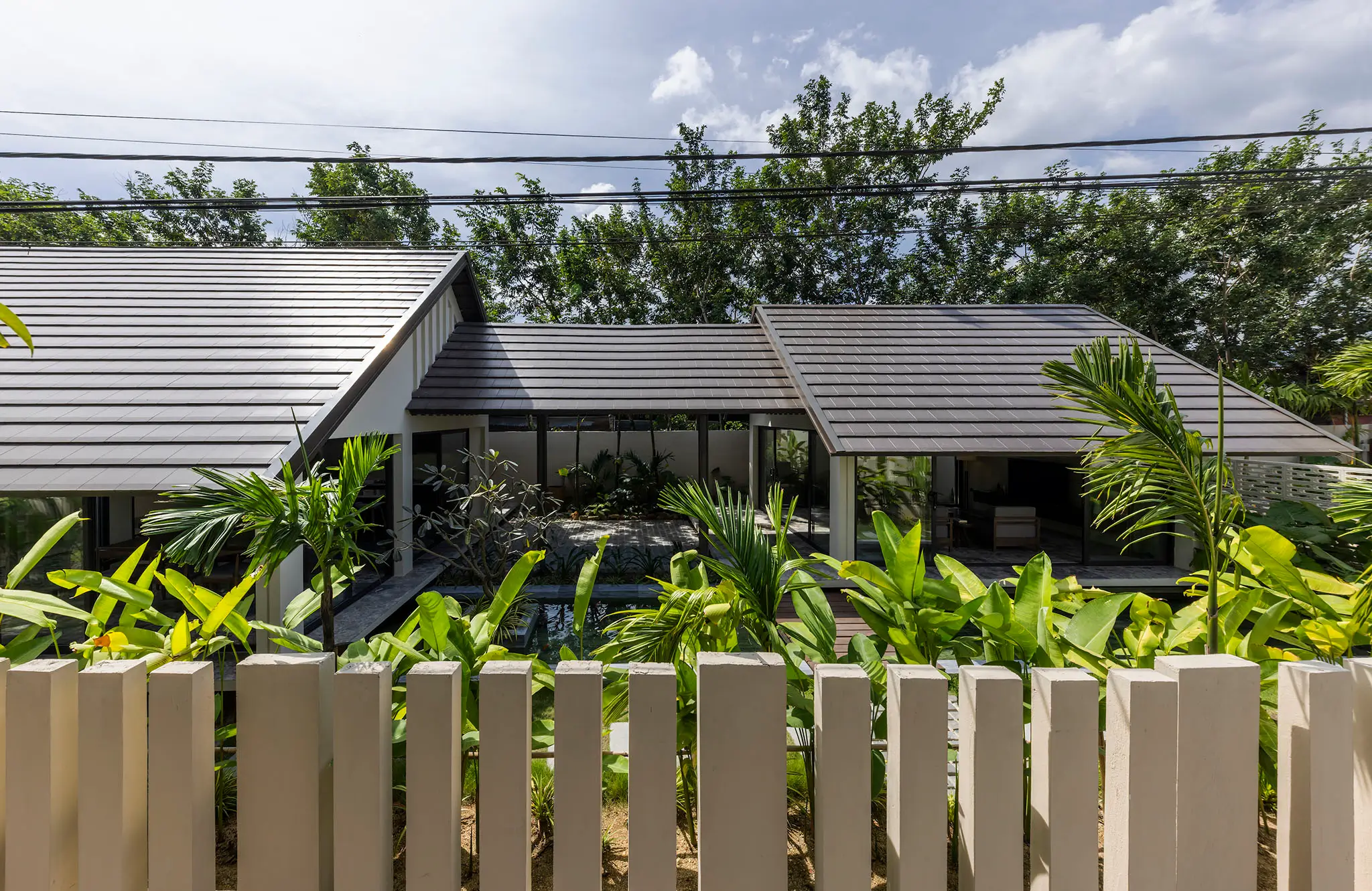 Nha nghi duong 600 m² voi thiet ke doc dao ngoi mau tnc sai gon 11